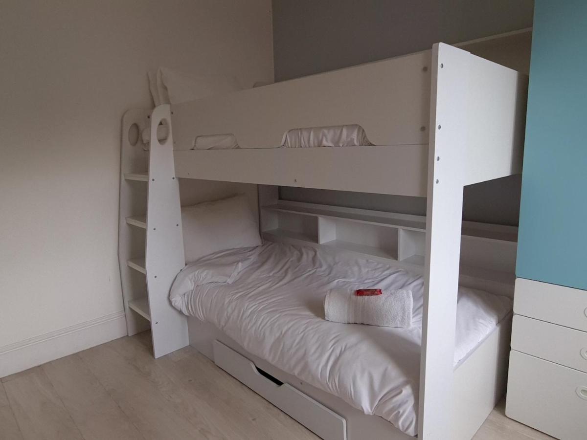 Pass The Keys Well Located Modern 5 Bedroom House Birmingham Esterno foto